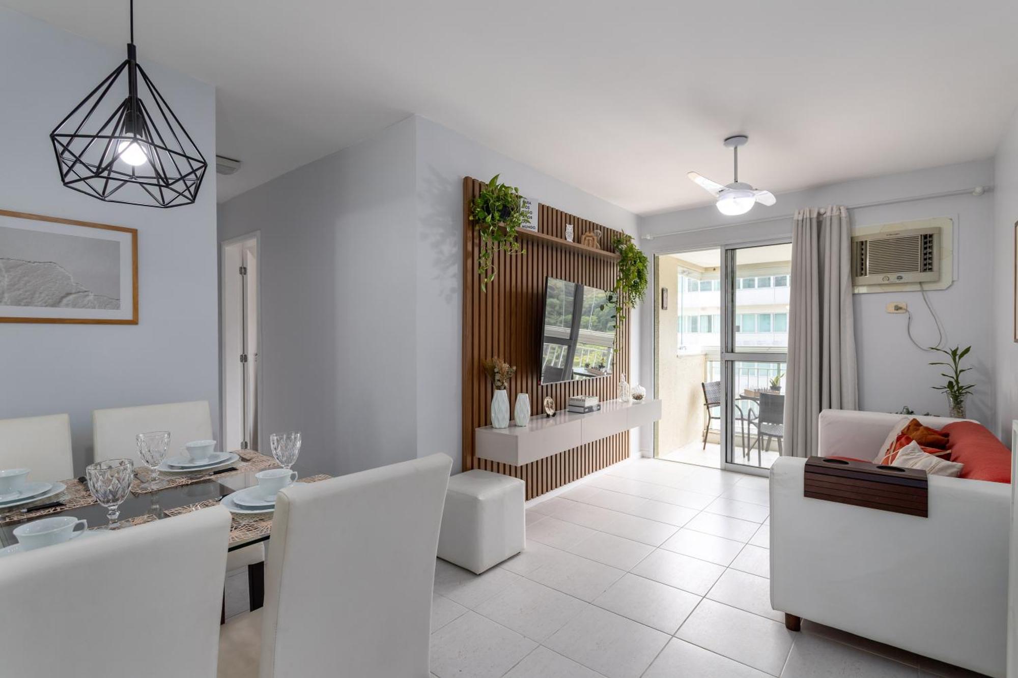 Apto 2 Quartos Com Varanda Em Frente Ao Riocentro Barra Olimpica Wi-fi Rapido Piscina Cozinha Completa E Estacionamento Portaria 24h Sala Homeoffice Brinquedoteca E Parquinho Infantil Ideal Grupos Familias E A Trabalho Appartement Rio de Janeiro