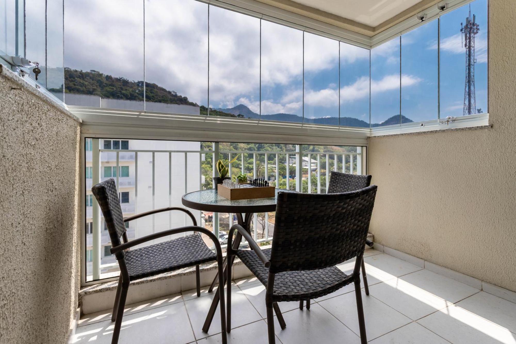 Apto 2 Quartos Com Varanda Em Frente Ao Riocentro Barra Olimpica Wi-fi Rapido Piscina Cozinha Completa E Estacionamento Portaria 24h Sala Homeoffice Brinquedoteca E Parquinho Infantil Ideal Grupos Familias E A Trabalho Appartement Rio de Janeiro