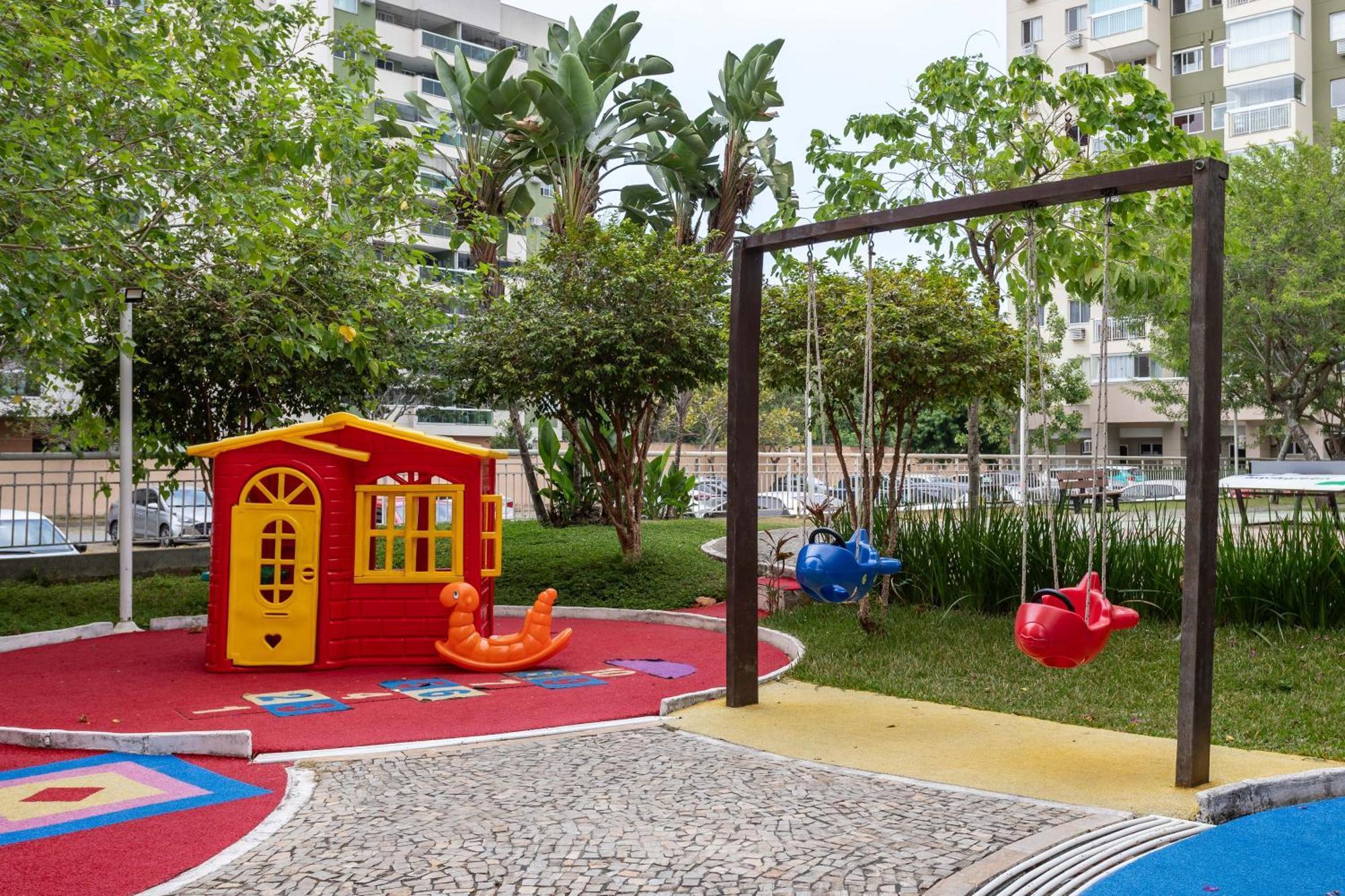 Apto 2 Quartos Com Varanda Em Frente Ao Riocentro Barra Olimpica Wi-fi Rapido Piscina Cozinha Completa E Estacionamento Portaria 24h Sala Homeoffice Brinquedoteca E Parquinho Infantil Ideal Grupos Familias E A Trabalho Appartement *